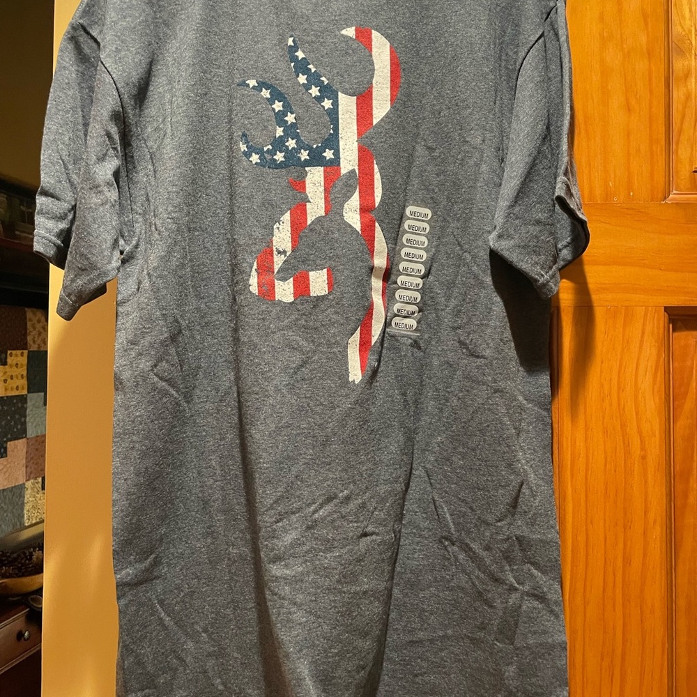 Mens Browning Tshirt. Size medium. NWT